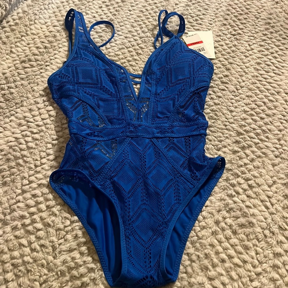 Beautiful NWT Becca Swim Size XS
